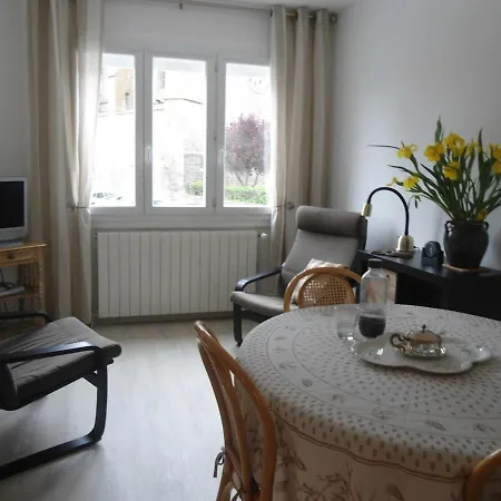 Maison De 4pers Avec Jardinet Et Garage - V0549 *