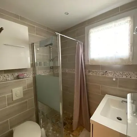 Villa Maison De 4pers Avec Jardinet Et Garage - V0549 Vias