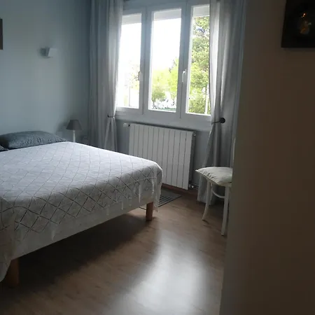 Villa Maison De 4pers Avec Jardinet Et Garage - V0549 *